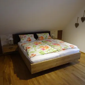  Apartment Frieda
